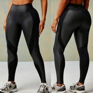 ✨ FABLETICS ✨ NWT Black Shine Motion365+ Contour High Waist Leggings Size Medium